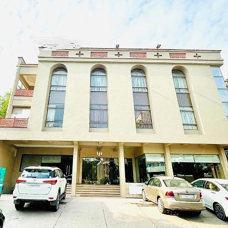 Hotel Bhoomivilas Agra  Bagian luar foto