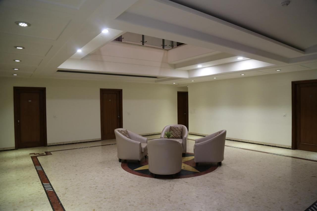 Hotel Bhoomivilas Agra  Bagian luar foto