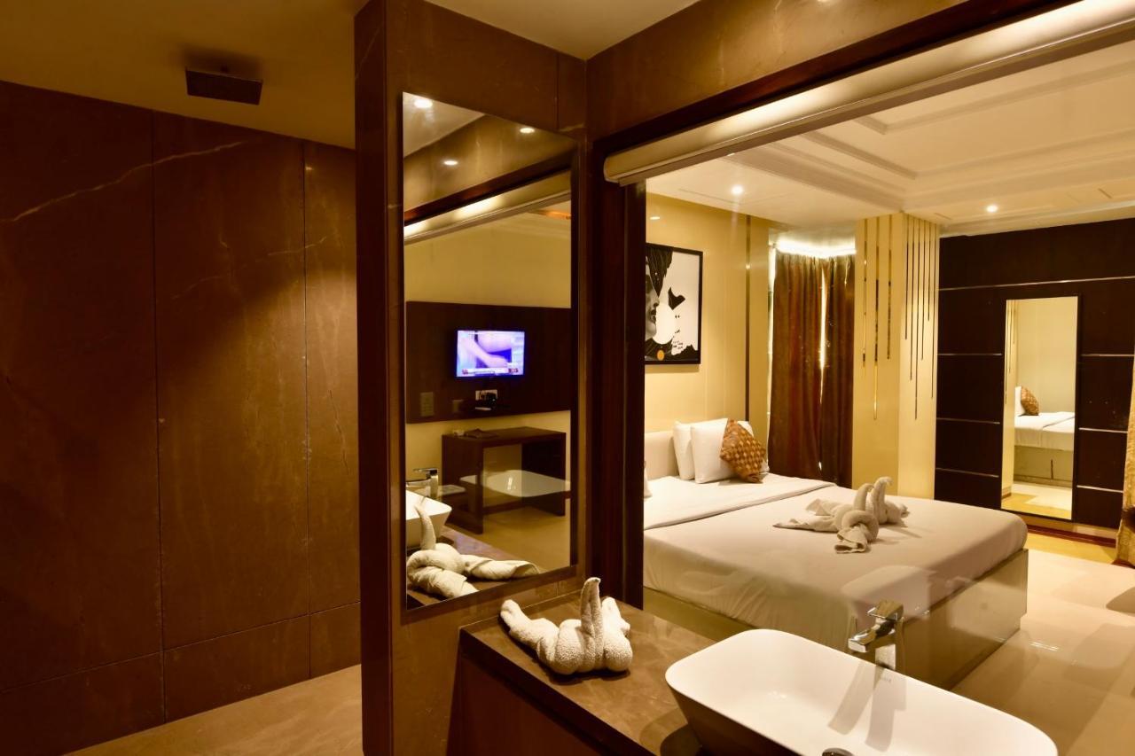 Hotel Bhoomivilas Agra  Bagian luar foto