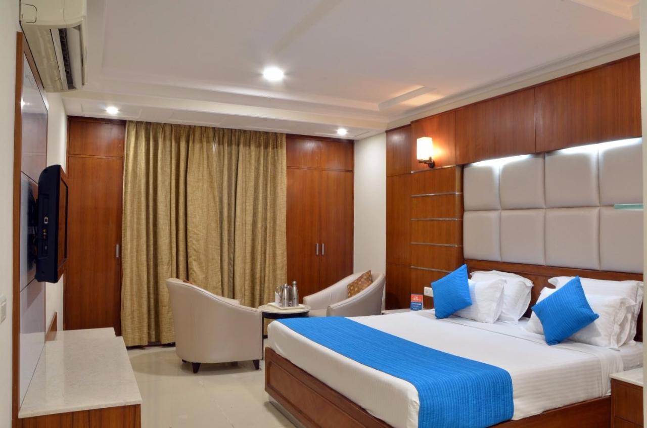 Hotel Bhoomivilas Agra  Bagian luar foto