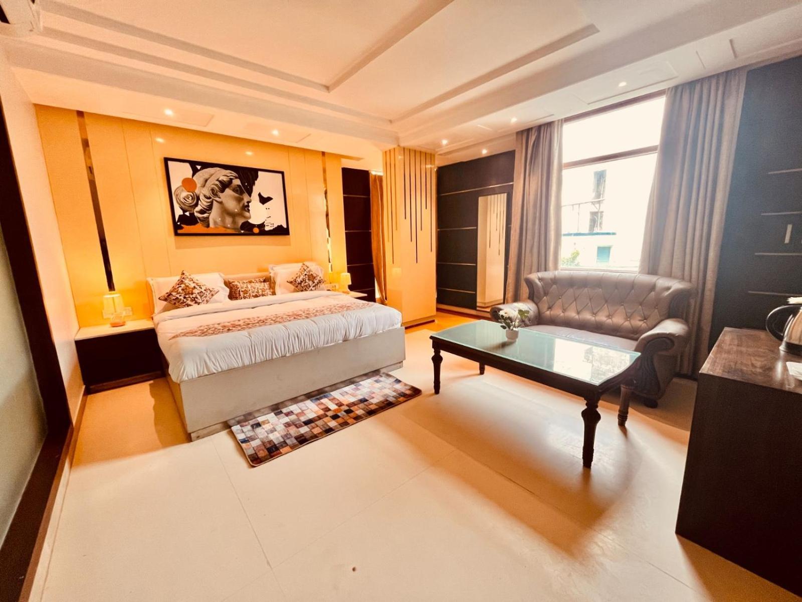 Hotel Bhoomivilas Agra  Bagian luar foto